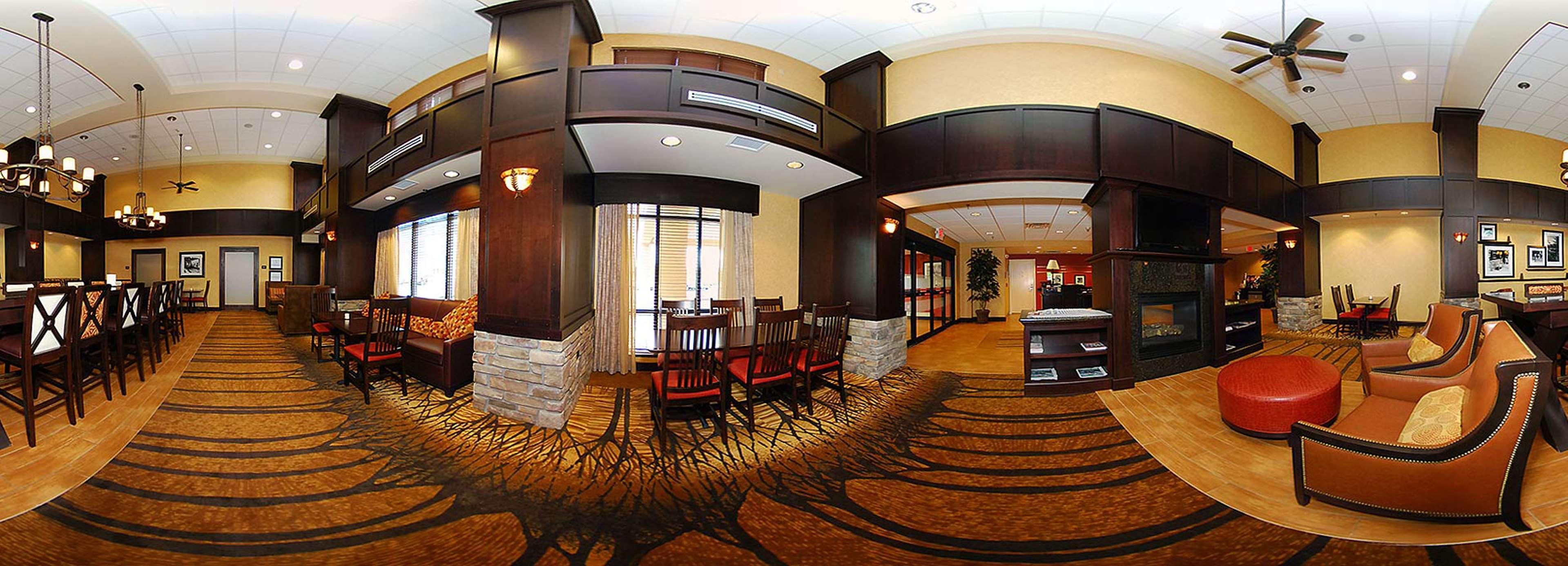 Newly Renovated-Hampton Inn & Suites Casper Beltér fotó